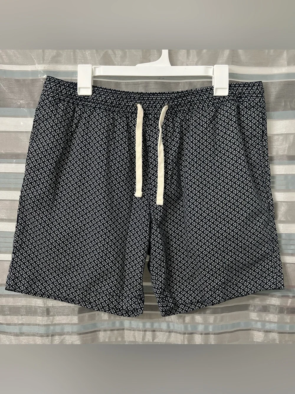 J. Crew Men’s Navy & White Flex Pull-on Stretch Cotton ShortS